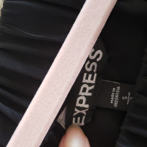 NWOT Express Black Blouse Versatile Neckline w/ Adjustable Bow Ties at Sleeves - Picture 10 of 10